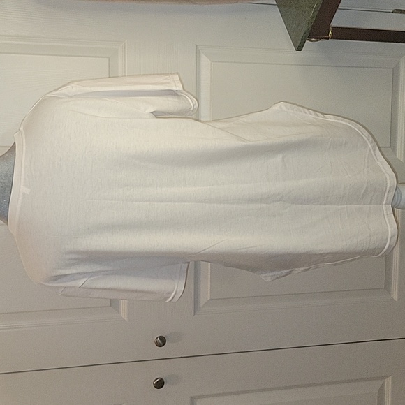 NWOT Grapic  Print Lips 💋 👅 Tongue Tunic Tshirt - Picture 6 of 9